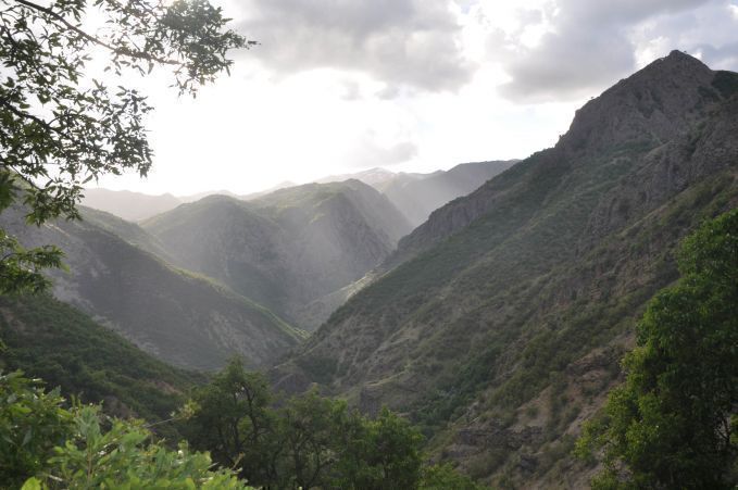 Dersim'de Tunçpınar Maden Şirketi'nin maden araması için Dersim Valiliği tarafından şirkete verilen "ÇED gerekli değildir" iznine karşı ÇED'in gerekli olduğu, söz konusu proje ile bir çevre felaketinin yaşanabileceği kaydedildi. (Fotoğraf Kaynağı: DİHA)