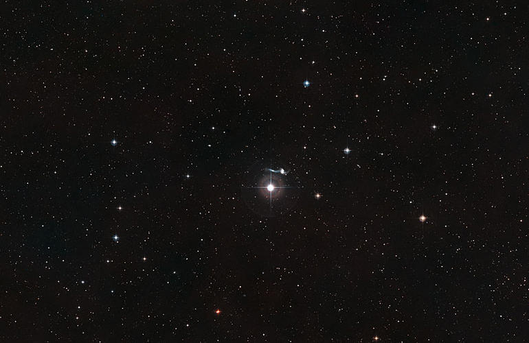 Ortadaki parlak yıldızın hemen üzerinde; sağda NGC 7714, solda ise NGC 7715'i görüyoruz. ( Fotoğraf kaynağı: www.cnet.com)