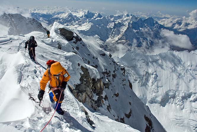 Kit DesLauriers ve arkadaşı Everest zirvesine çıkıyor.