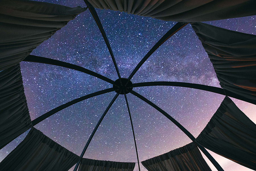 Yeni nesil şeffaf çadırlar yıldız manzaralı huzurlu bir uykuyu ayağınıza getiriyor