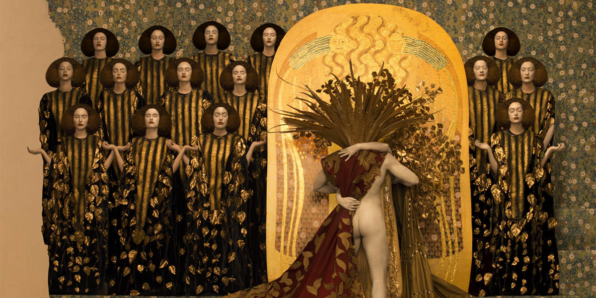 Gustav Klimt’in “altın” eserleri canlı modellerle hayat buldu