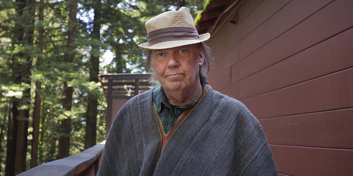 Müziğin isyankâr bilgesi, iflah olmaz bir aktivist: Neil Young