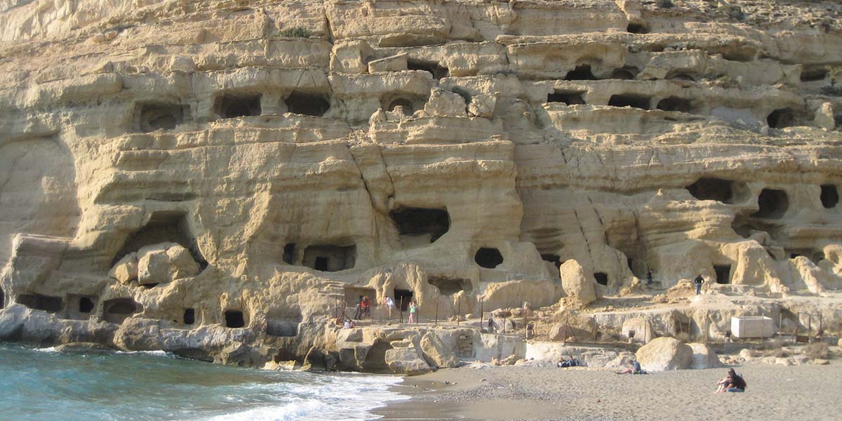 Joni Mtchell’in Matala’daki “evim” dediği hippi mağaraları