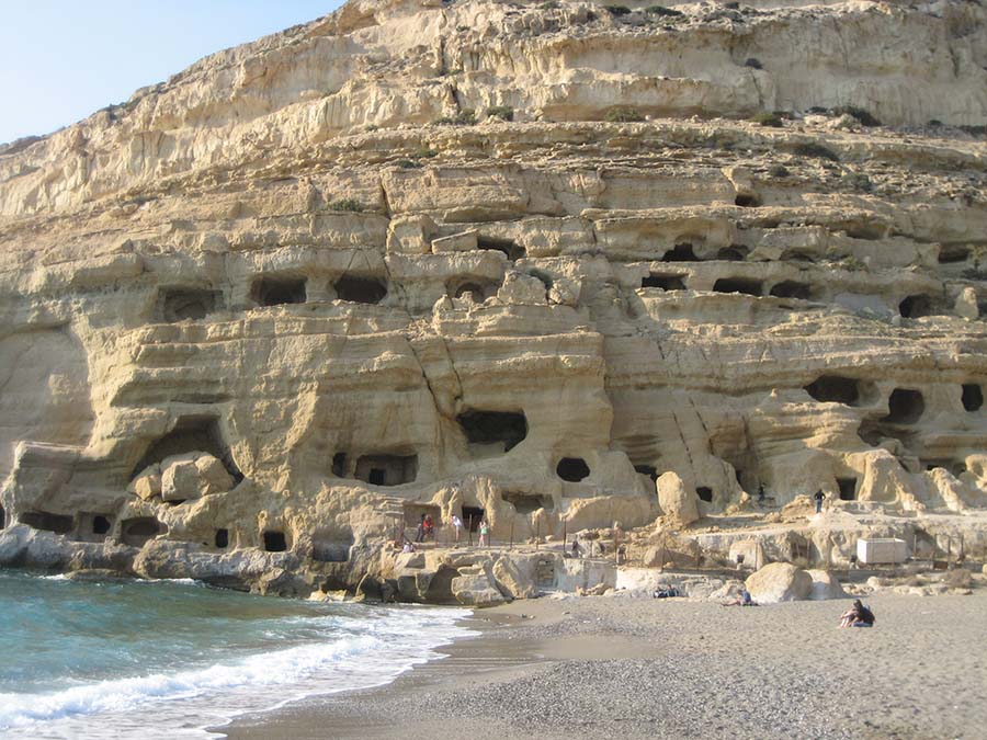 2_hippie-caves-of-Matala-that-Joni-Mitchell-called-home