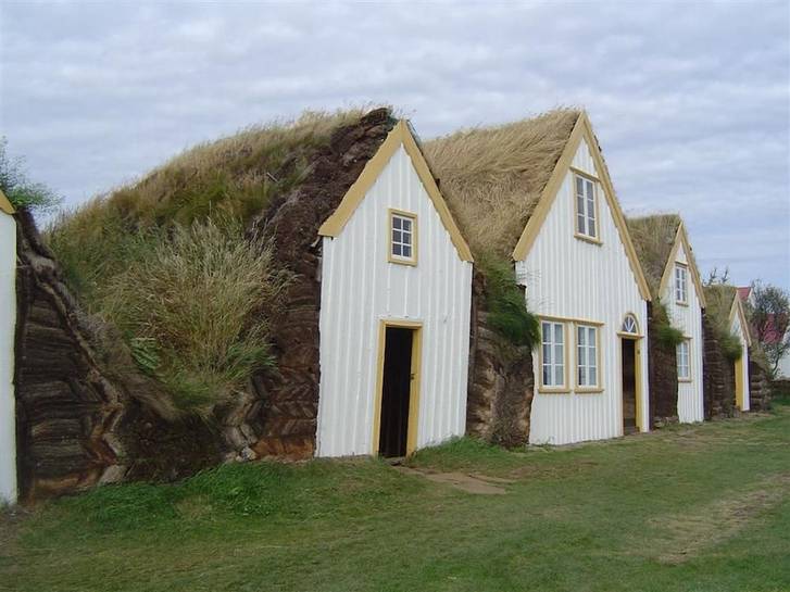 Iceland-Glaumbaer-turf-house