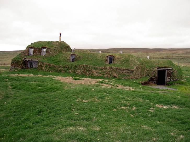 Iceland-Saenautasel-turf-house