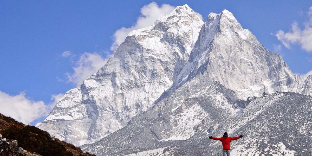 Everest Dağı’na tırmanmayı başaran ilk vegan sporcu Kuntel Joisher