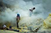 David De Conti’nin objektifinden Endonezya’nın sülfür maden işçileri