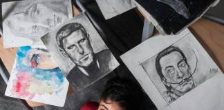 “Küçük Picasso” olarak anılan Afgan mülteci Fahrad Nouri ilk sergisini açıyor