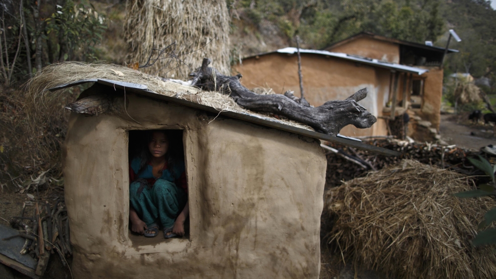 Nepal, kadınların regl dönemlerinde sürgüne gönderilmesini yasaklıyor