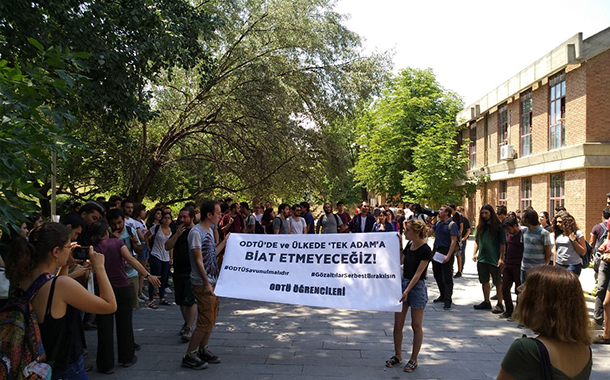 Gözaltıları protesto etmek isteyen ODTÜ’lülere polis engeli