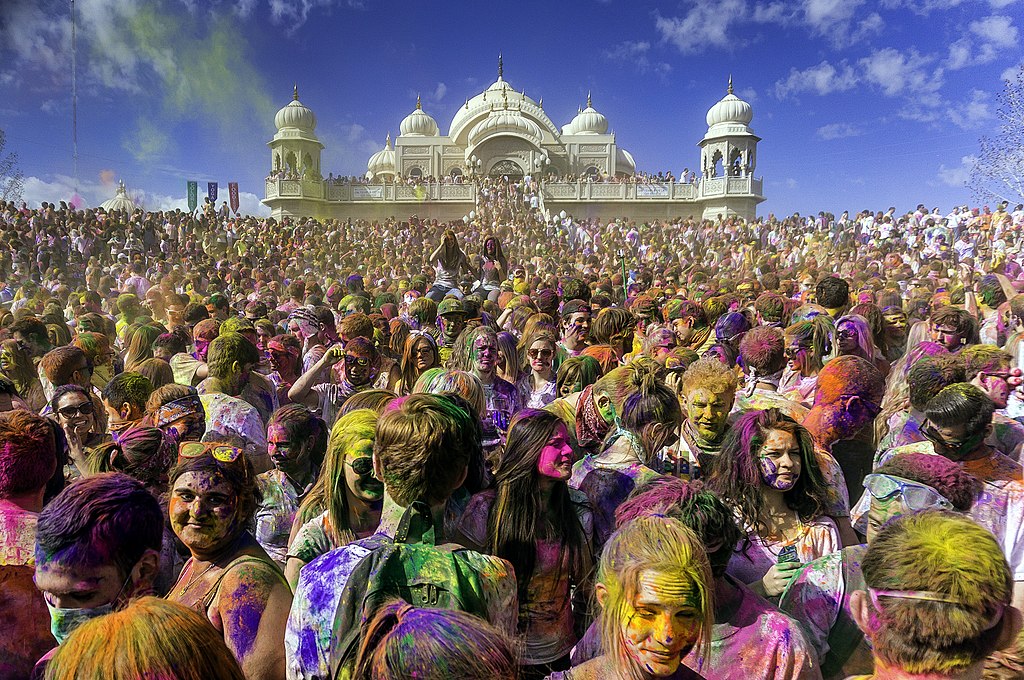 A unique visual feast from the depths of Hindu mythology: Holifest